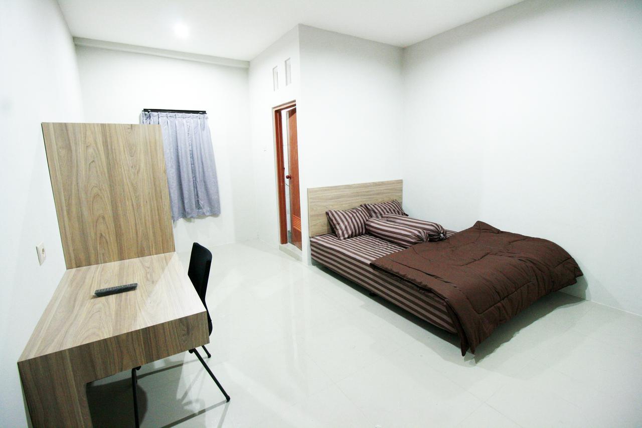 Dparagon Medokan Ayu Hotel Surabaya Kültér fotó